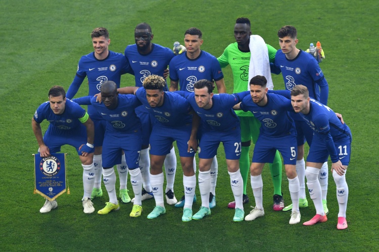 篮球鞋榜单：年度最值得购买的十双（年度十大值得入手的篮球鞋推荐）