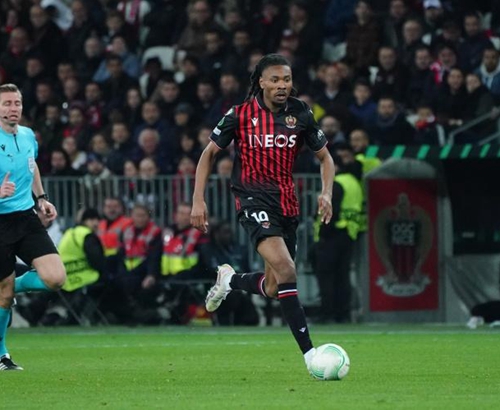 米兰名宿博列洛涛本赛季的米兰：目前球队成绩很好，但阿莱格里缺个我这样的中锋（博列洛谈今季米兰：成绩不错，阿莱格里阵中仍缺像我这样的中锋）