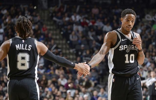 北京国安队获足协杯赛冠军，贺信来了！（北京国安问鼎足协杯，贺信送达！）