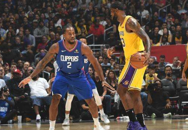 图片报：因极端球迷大规模燃放烟火，拜仁将面临欧足联的处罚（《图片报》：球迷大规模燃放烟火，拜仁恐遭欧足联惩处）