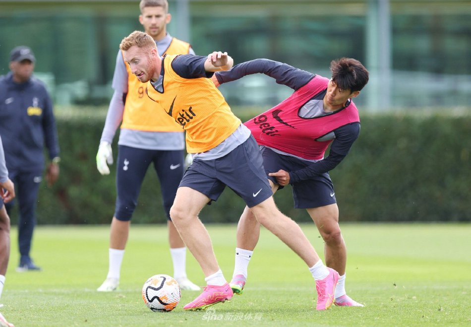 齐麟半场表现抢眼，高效得分展现实力（齐麟半场惊艳发挥，高效得分凸显实力）