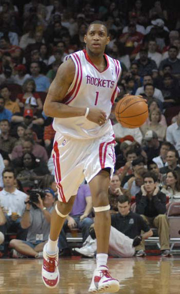 曼联旧将梅开二度：欧冠导演逆袭好戏，20场造17球太犀利（前曼联球员双响助欧冠逆袭，20战造17球火力爆棚）