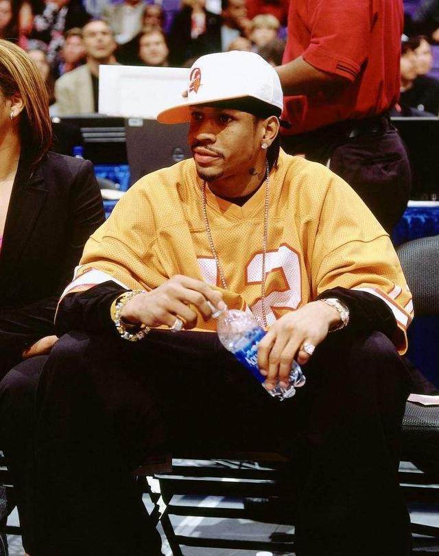 巴萨21世纪10大球星：梅西第1 埃托奥第10（21世纪巴萨十大球星榜：梅西第一，埃托奥第十）