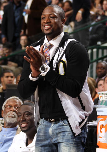 埃贝尔：我们还在与于帕进行续约谈判；诺伊尔应该去踢世界杯（埃贝尔：与于帕续约仍在推进；诺伊尔理应参加世界杯）