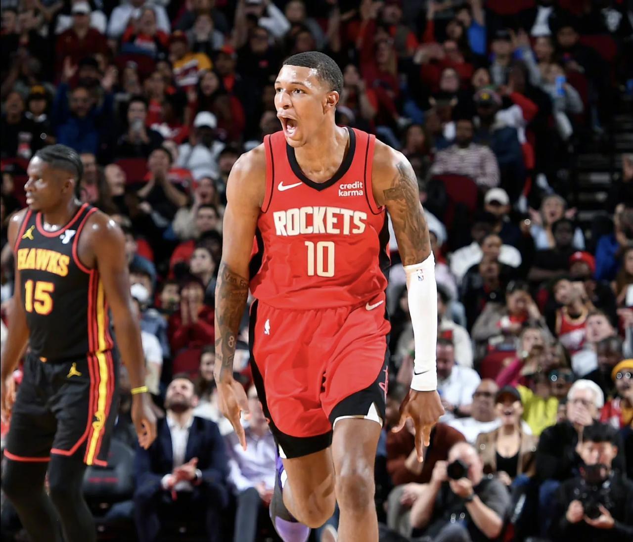 QPR球员谢尔因保护母亲用石头砸伤一男子，事后公开致歉（QPR球员谢尔护母投石致男子受伤，随后公开致歉）